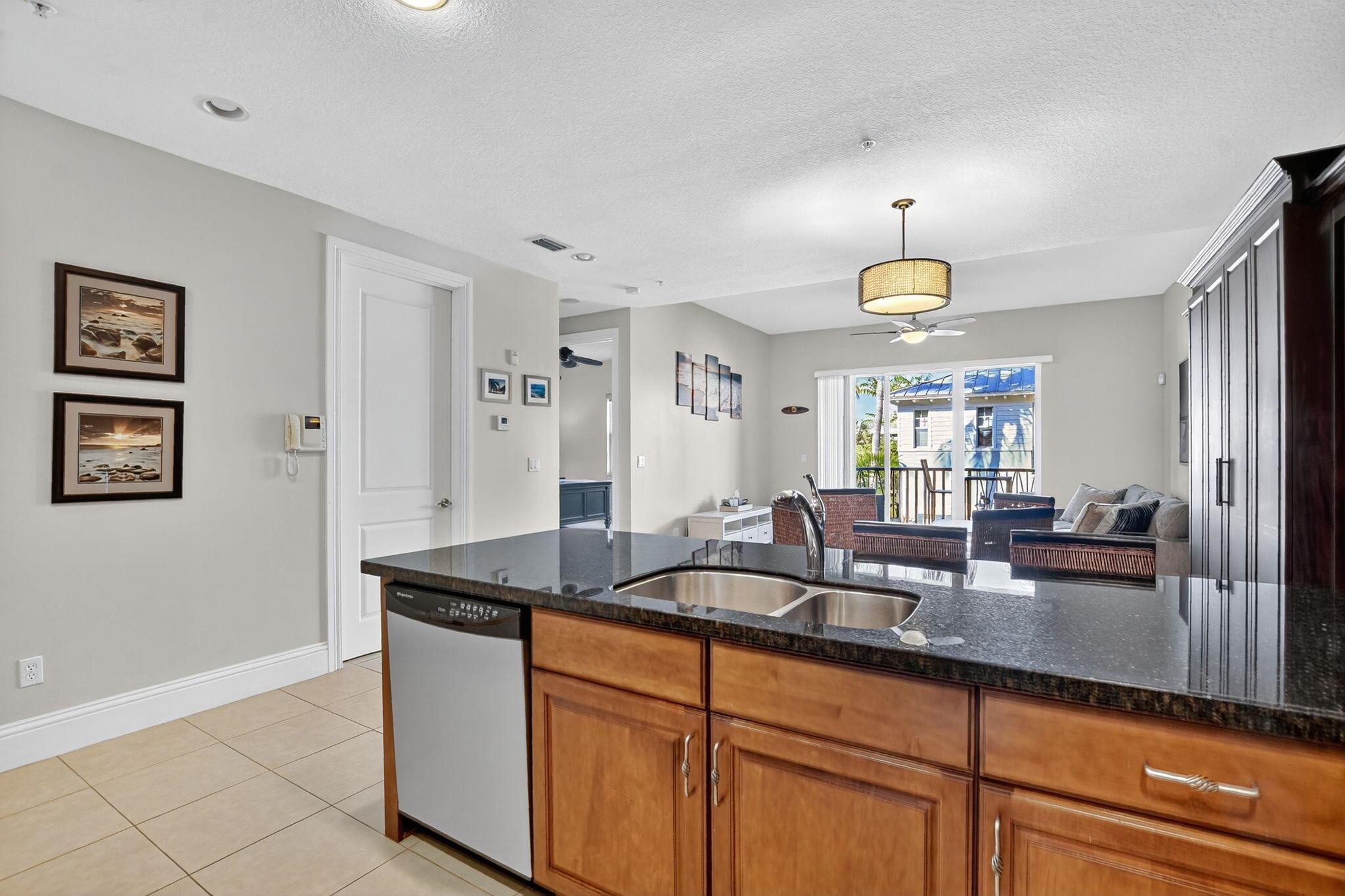 LATITUDE DELRAY BEACH CON - Residential Lease