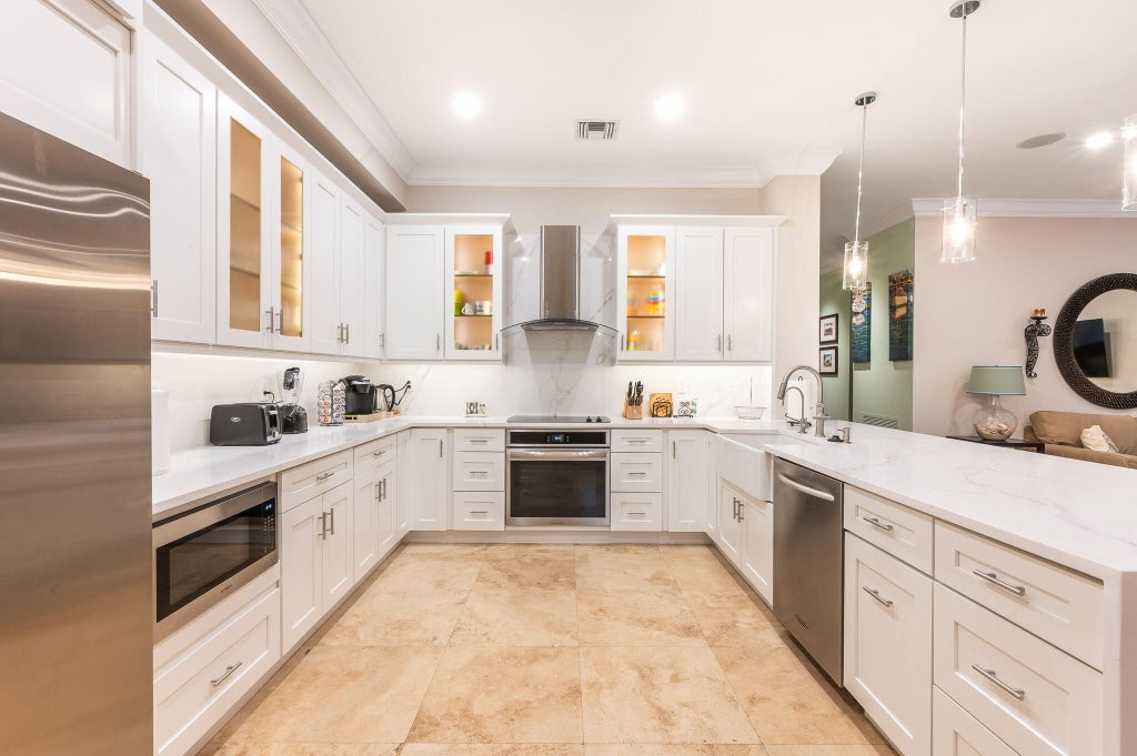 Photo of 514 SOLAR ISLE Drive, Fort Lauderdale, FL 33301 (MLS # B26072085)