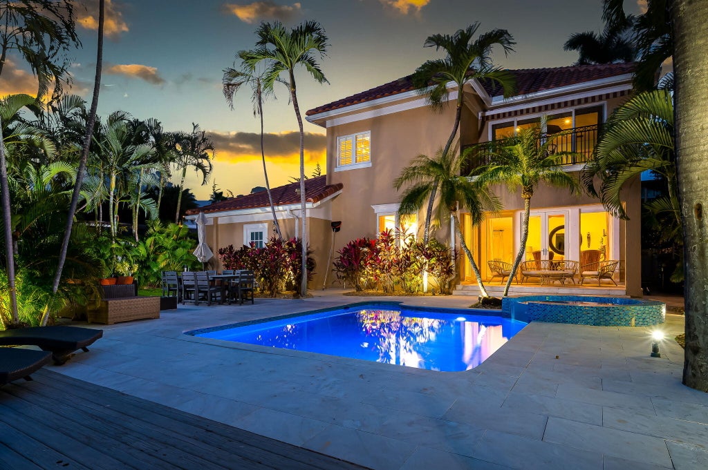 Photo of 514 SOLAR ISLE Drive, Fort Lauderdale, FL 33301 (MLS # B26072085)