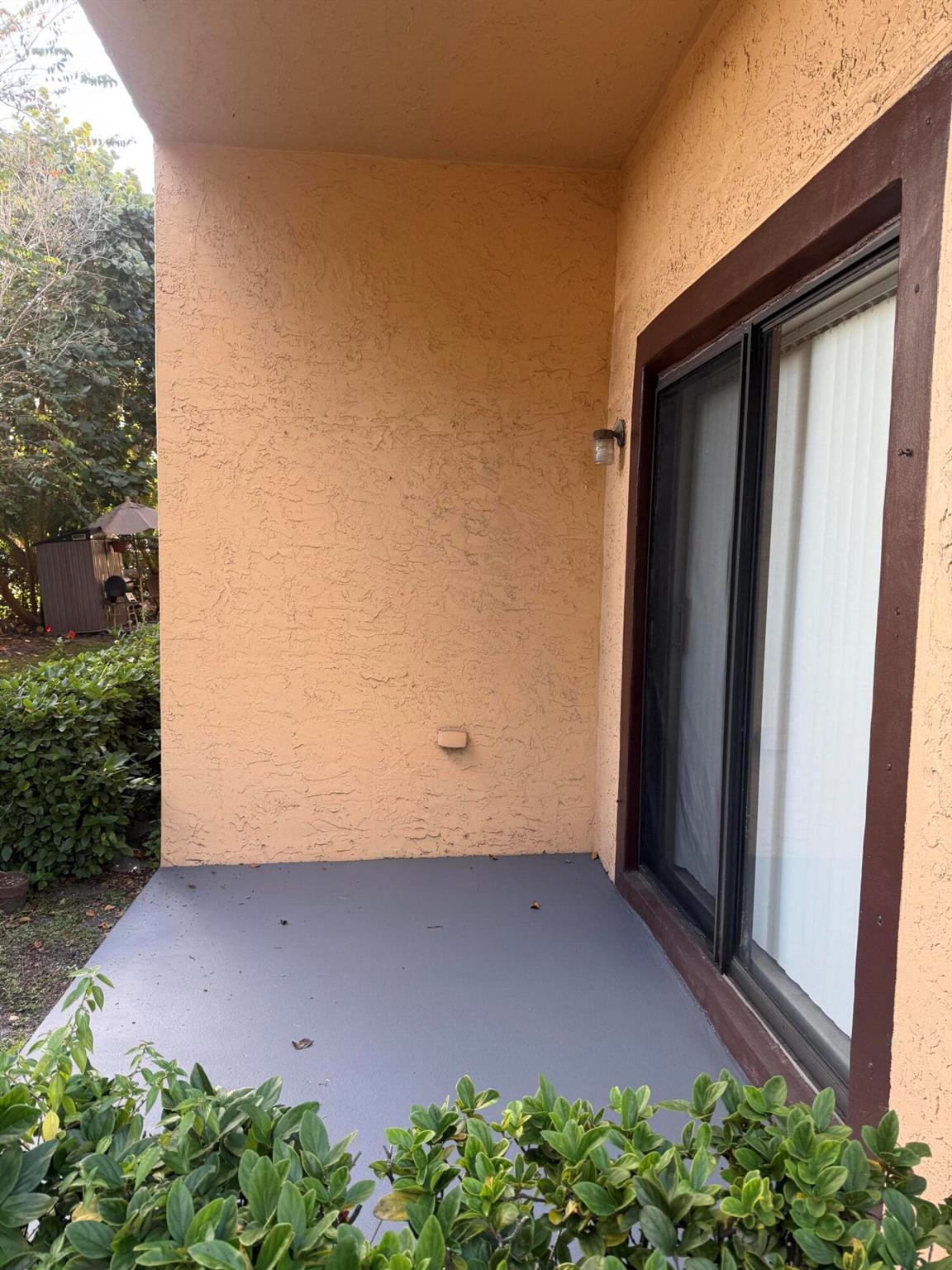 FOREST HILL VILLAS GARDEN - Residential Lease