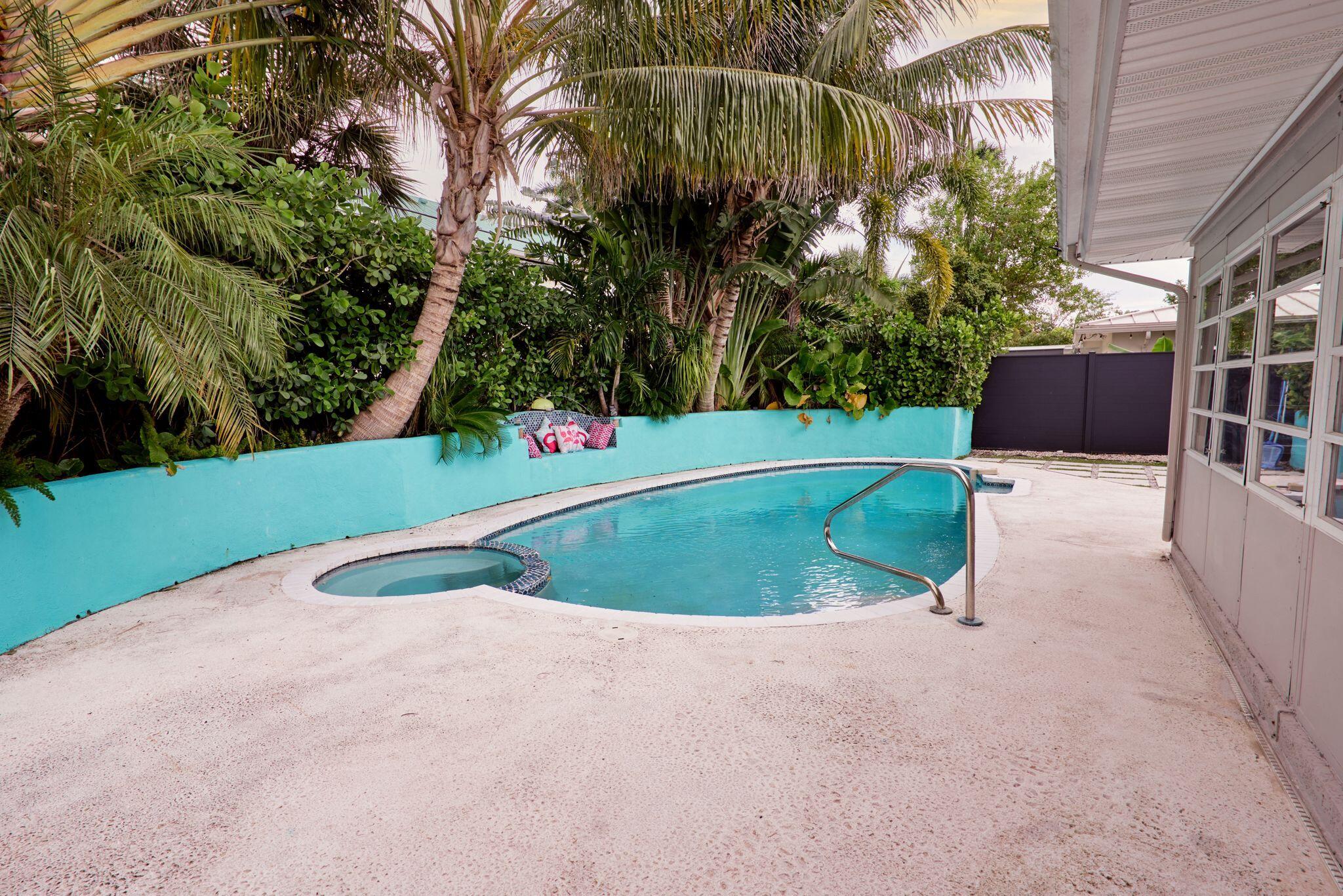 S/D OF 10-45-43, N 1/2 OF GOV LOT 2 IN - Residential