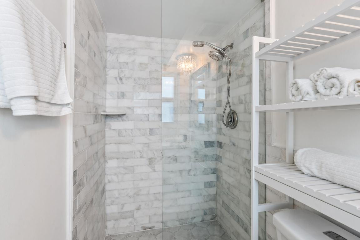 S/D OF 10-45-43, N 1/2 OF GOV LOT 2 IN - Residential