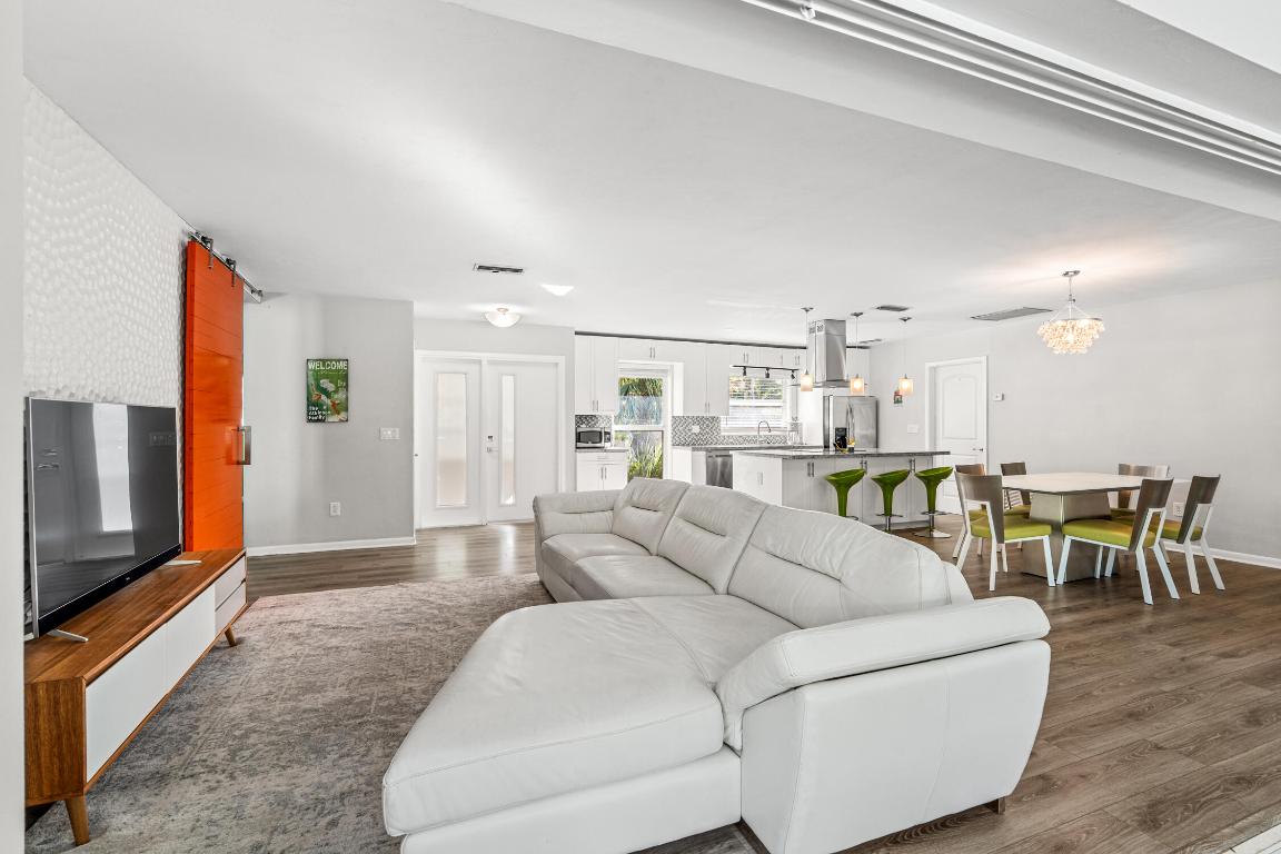 S/D OF 10-45-43, N 1/2 OF GOV LOT 2 IN - Residential