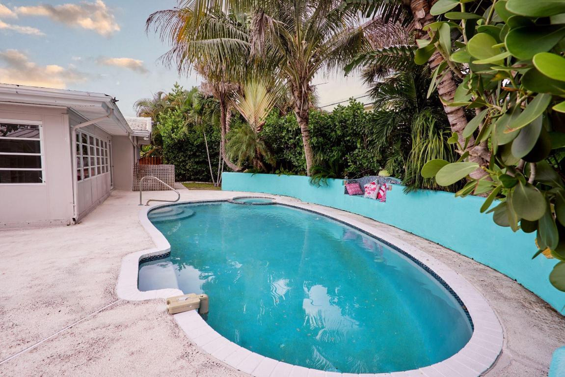 S/D OF 10-45-43, N 1/2 OF GOV LOT 2 IN - Residential