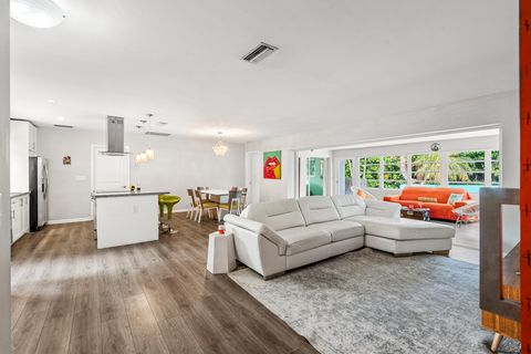 113 Park Lane E Hypoluxo FL 33462