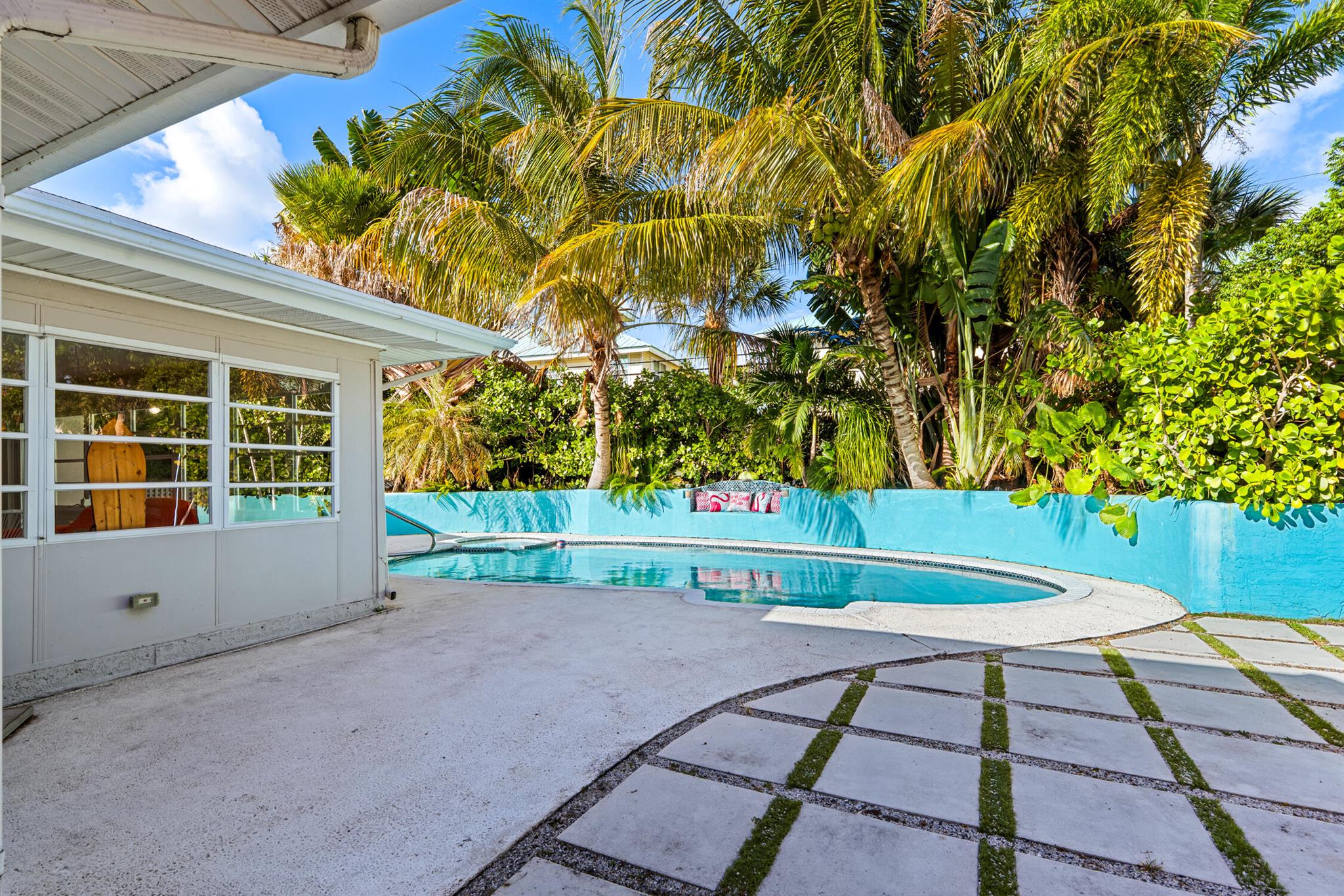 S/D OF 10-45-43, N 1/2 OF GOV LOT 2 IN - Residential