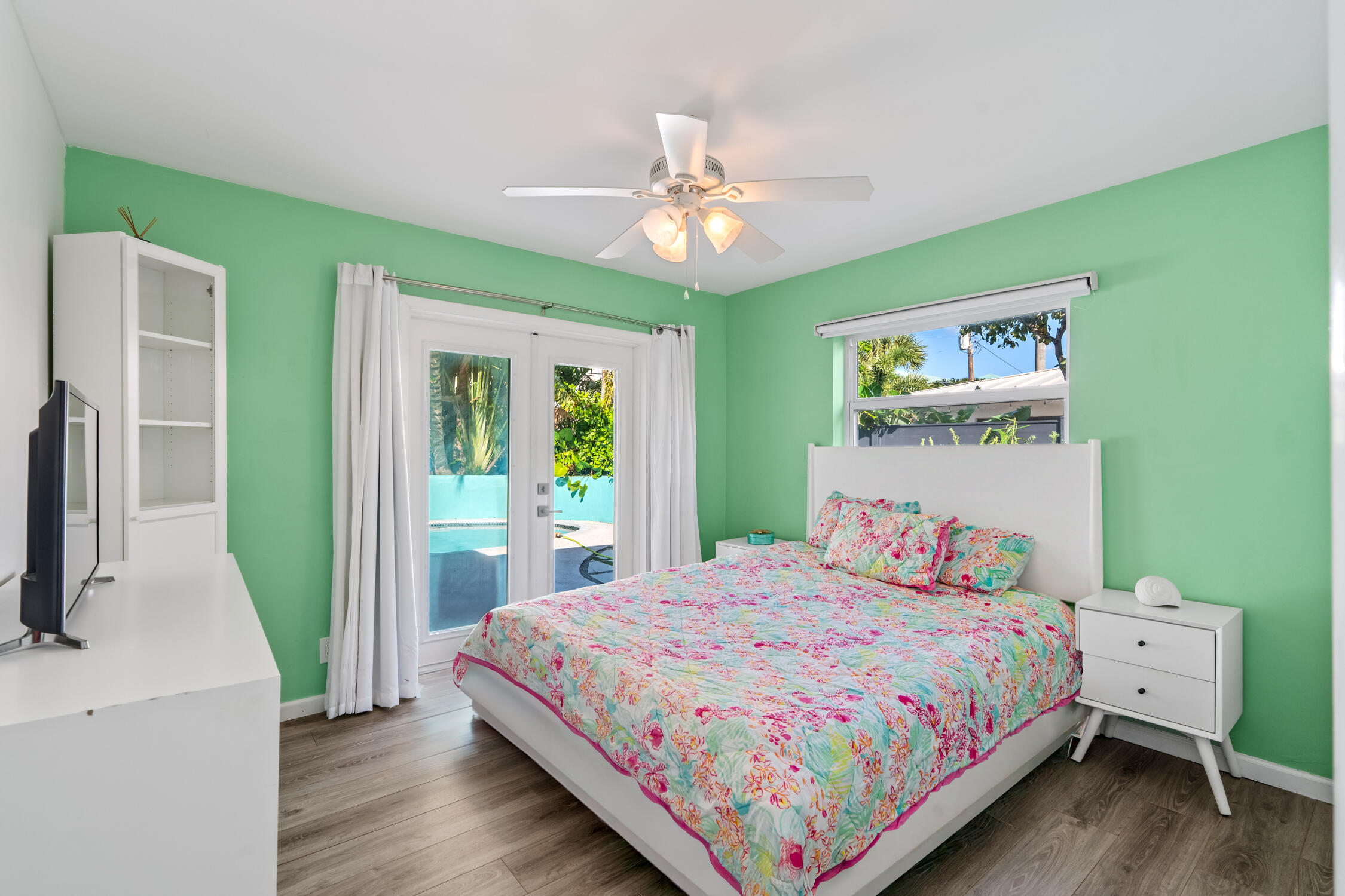 S/D OF 10-45-43, N 1/2 OF GOV LOT 2 IN - Residential