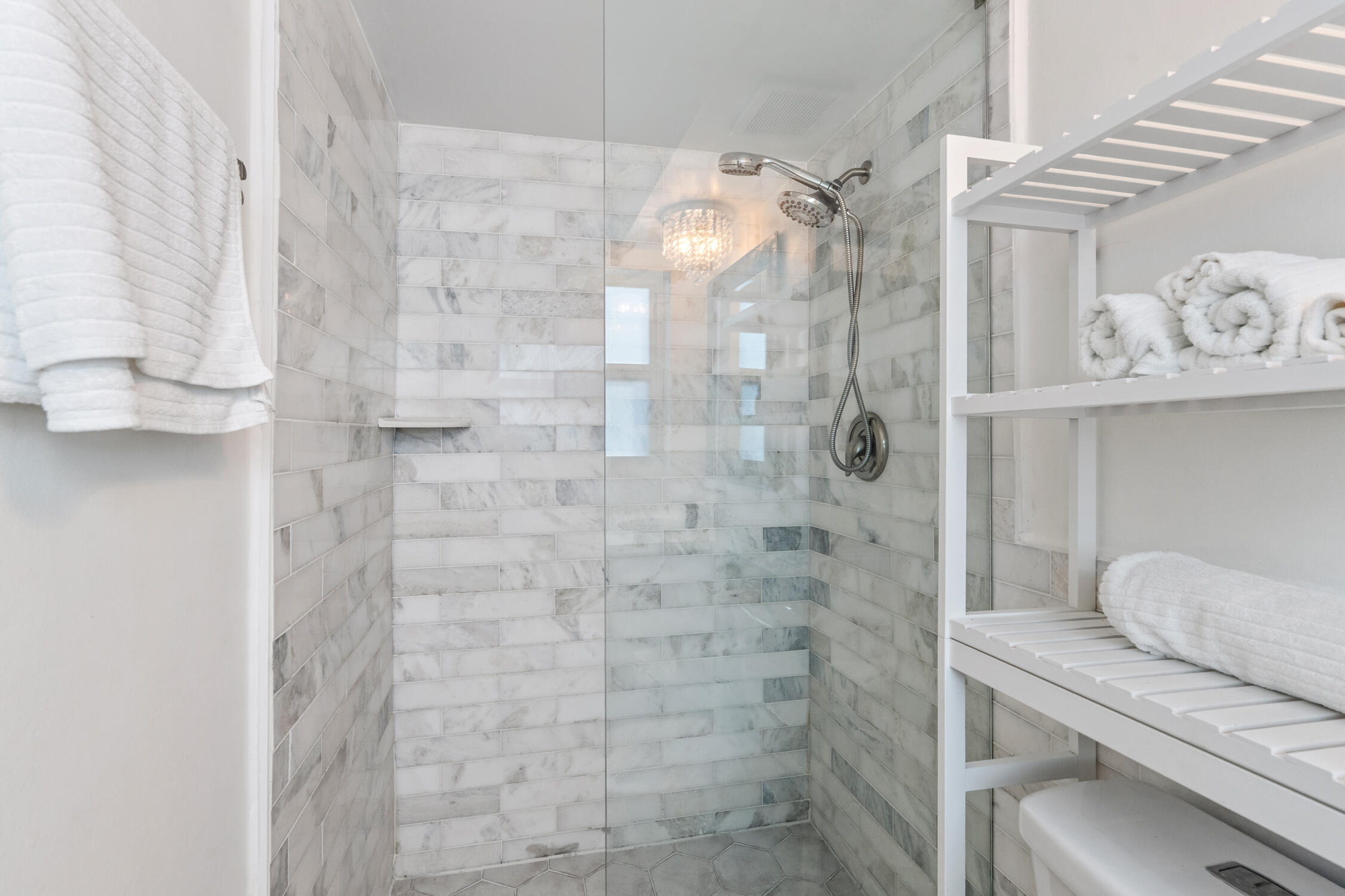 S/D OF 10-45-43, N 1/2 OF GOV LOT 2 IN - Residential