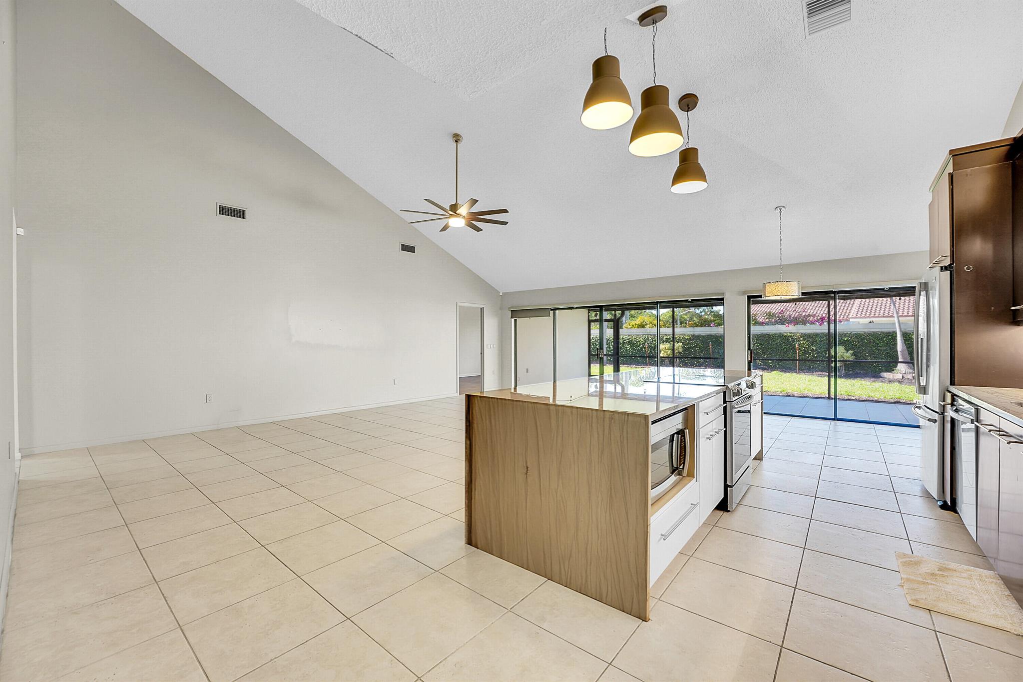 2800 Eagle Lane