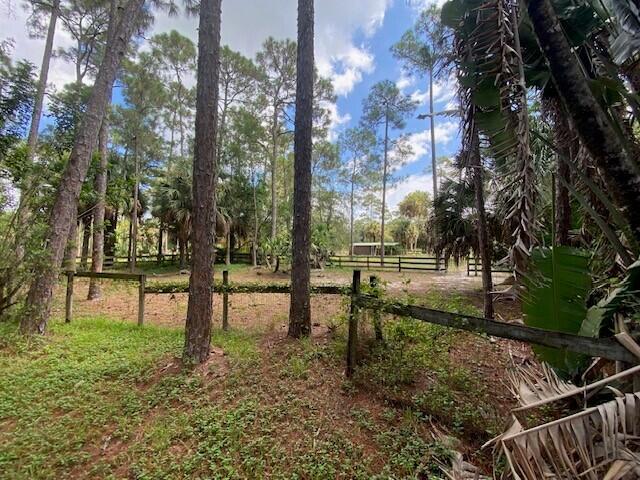 LOXAHATCHEE GROVES - Residential Lease