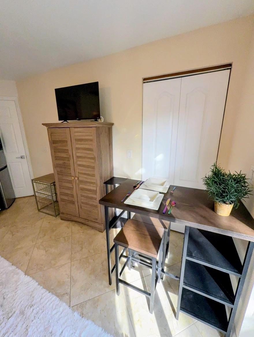 Kenwood - Residential Lease