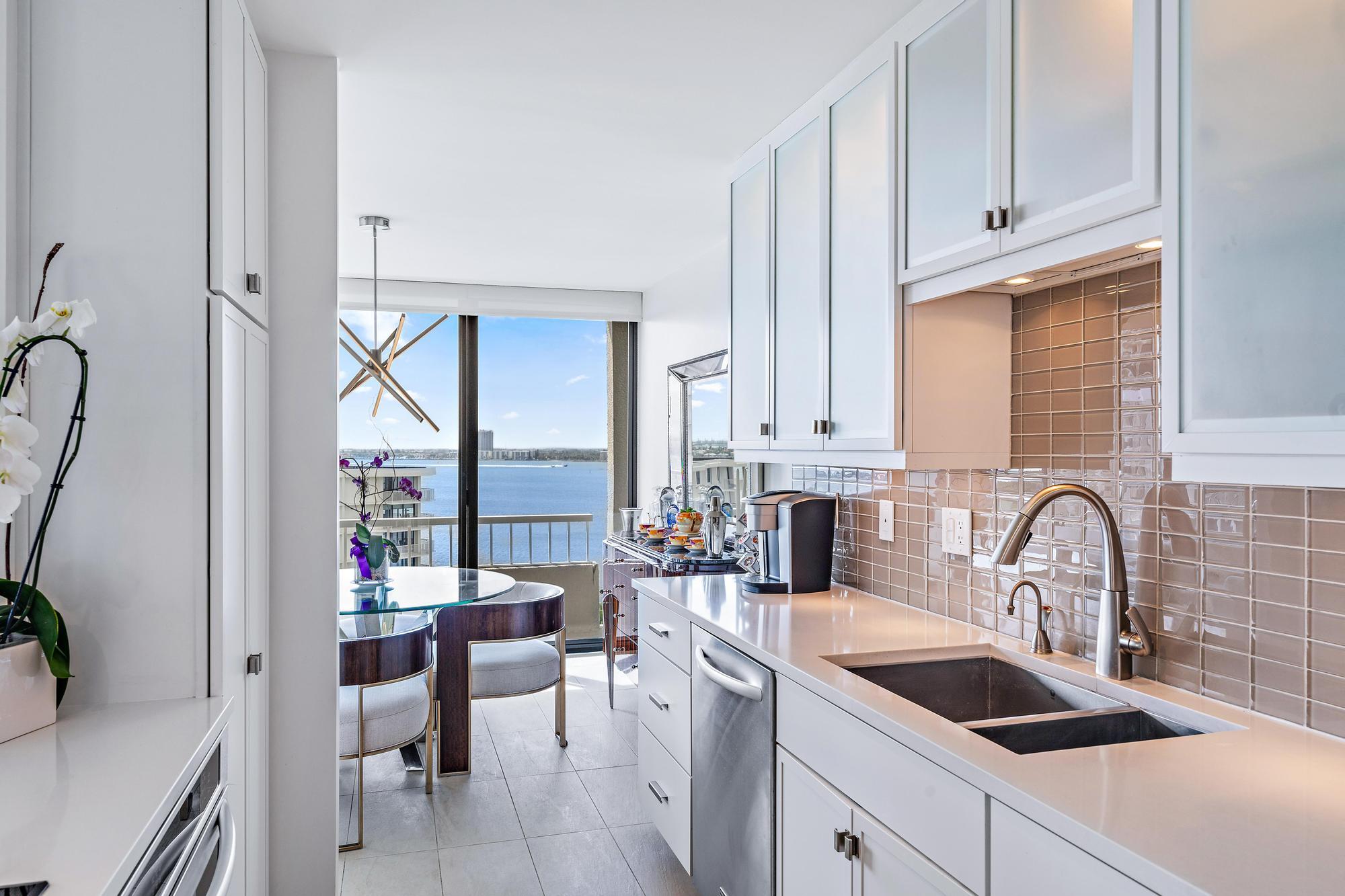 WATER GLADES 300 - Residential