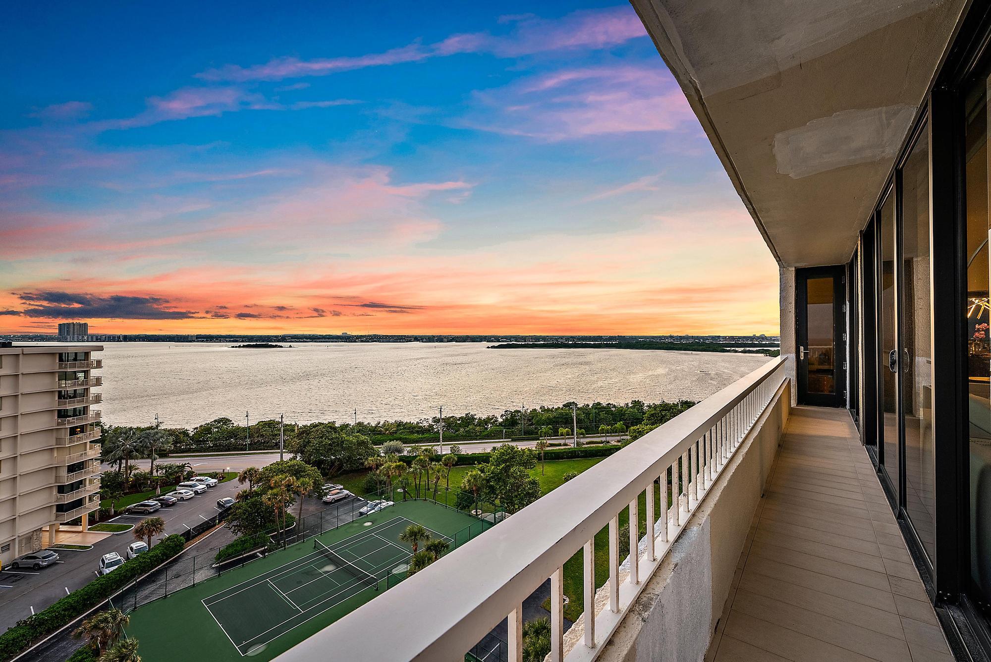 WATER GLADES 300 - Residential