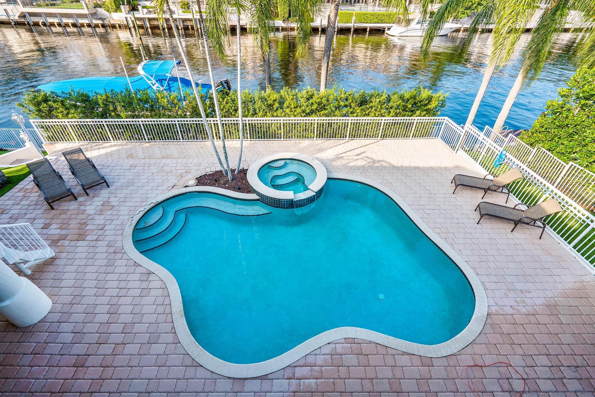 ROYAL PALM YACHT & COUNTR - Residential