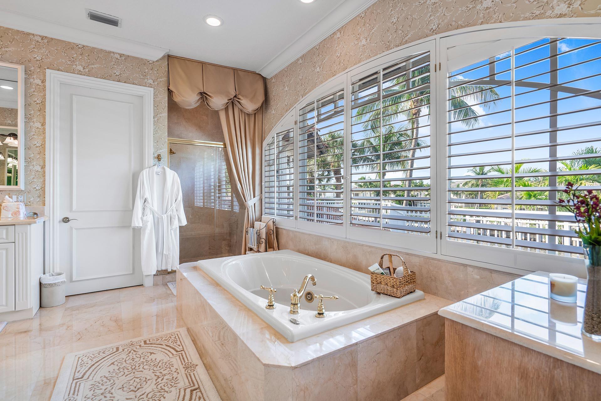 ROYAL PALM YACHT & COUNTR - Residential