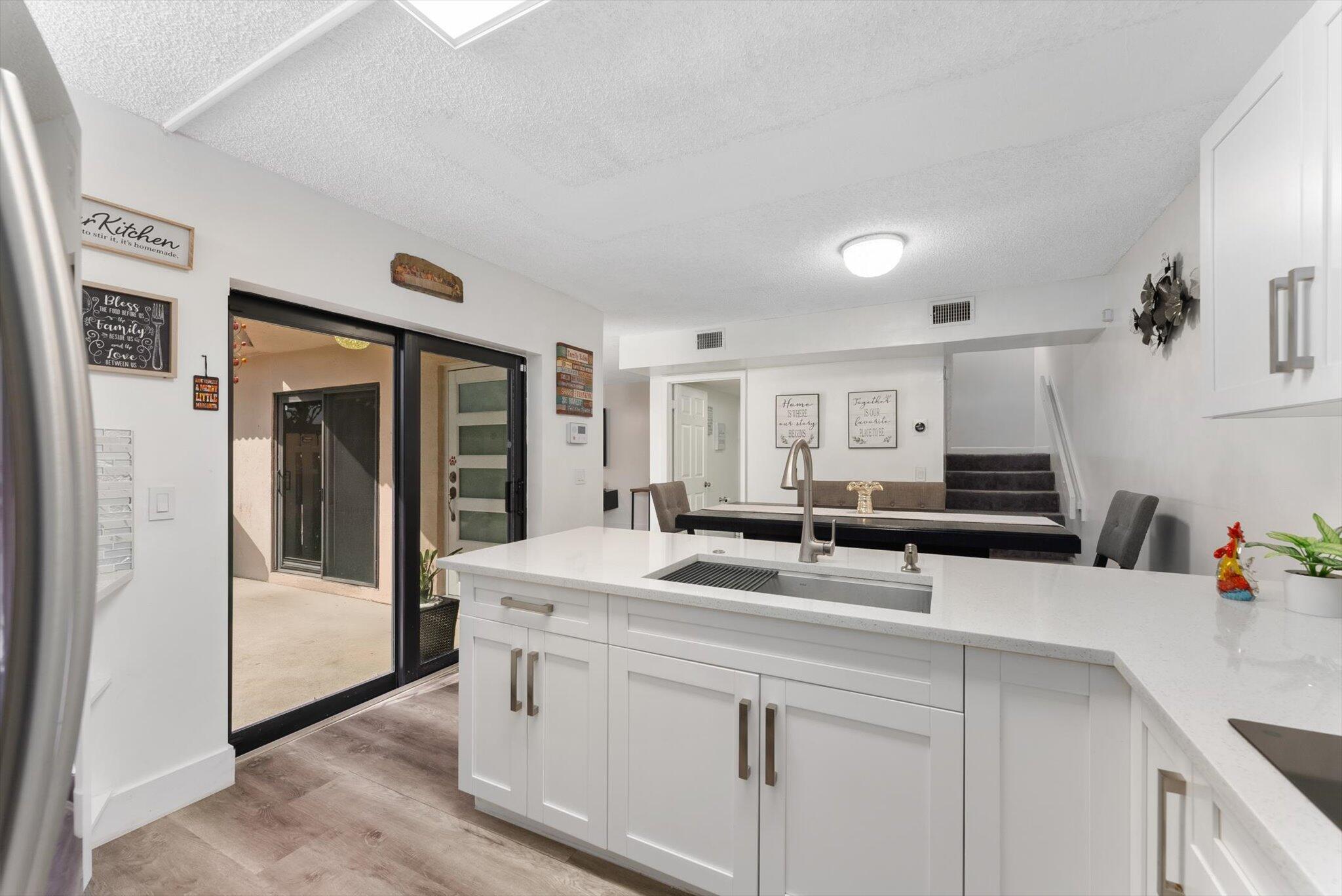 3807 Victoria Drive NE 3807