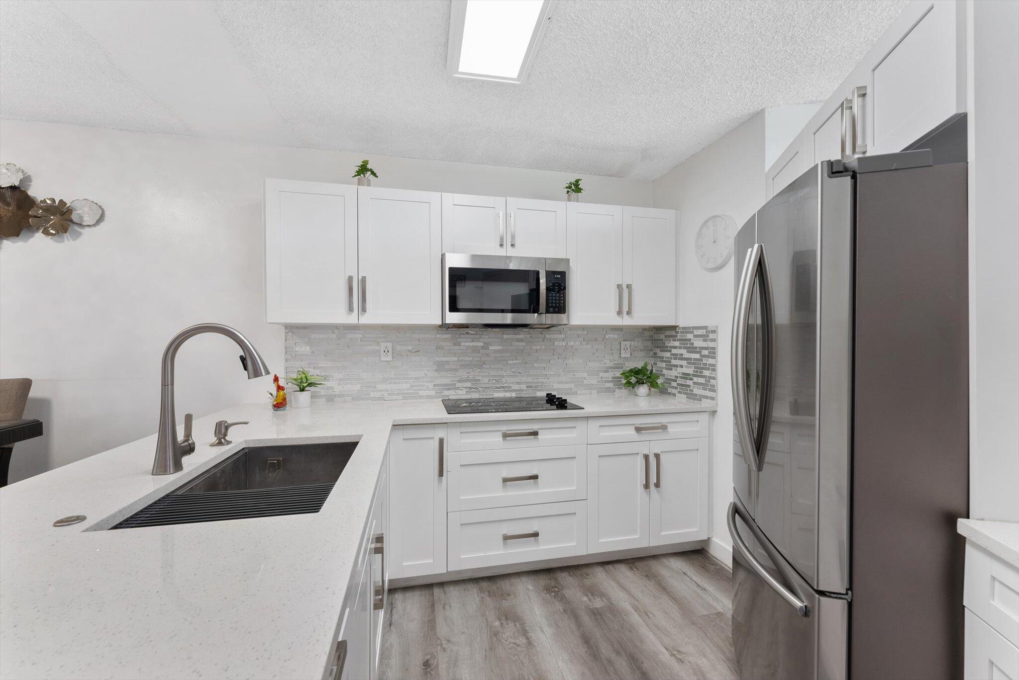 3807 Victoria Drive NE 3807