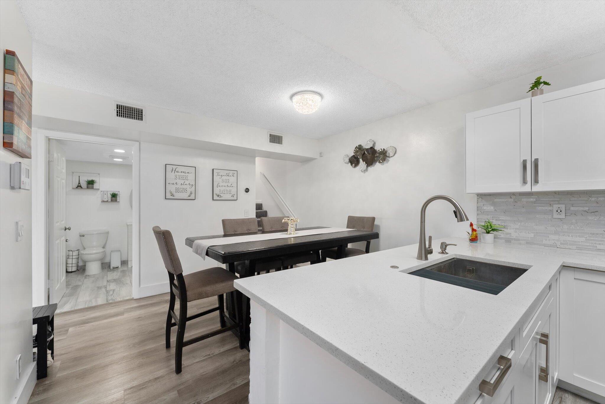 3807 Victoria Drive NE 3807