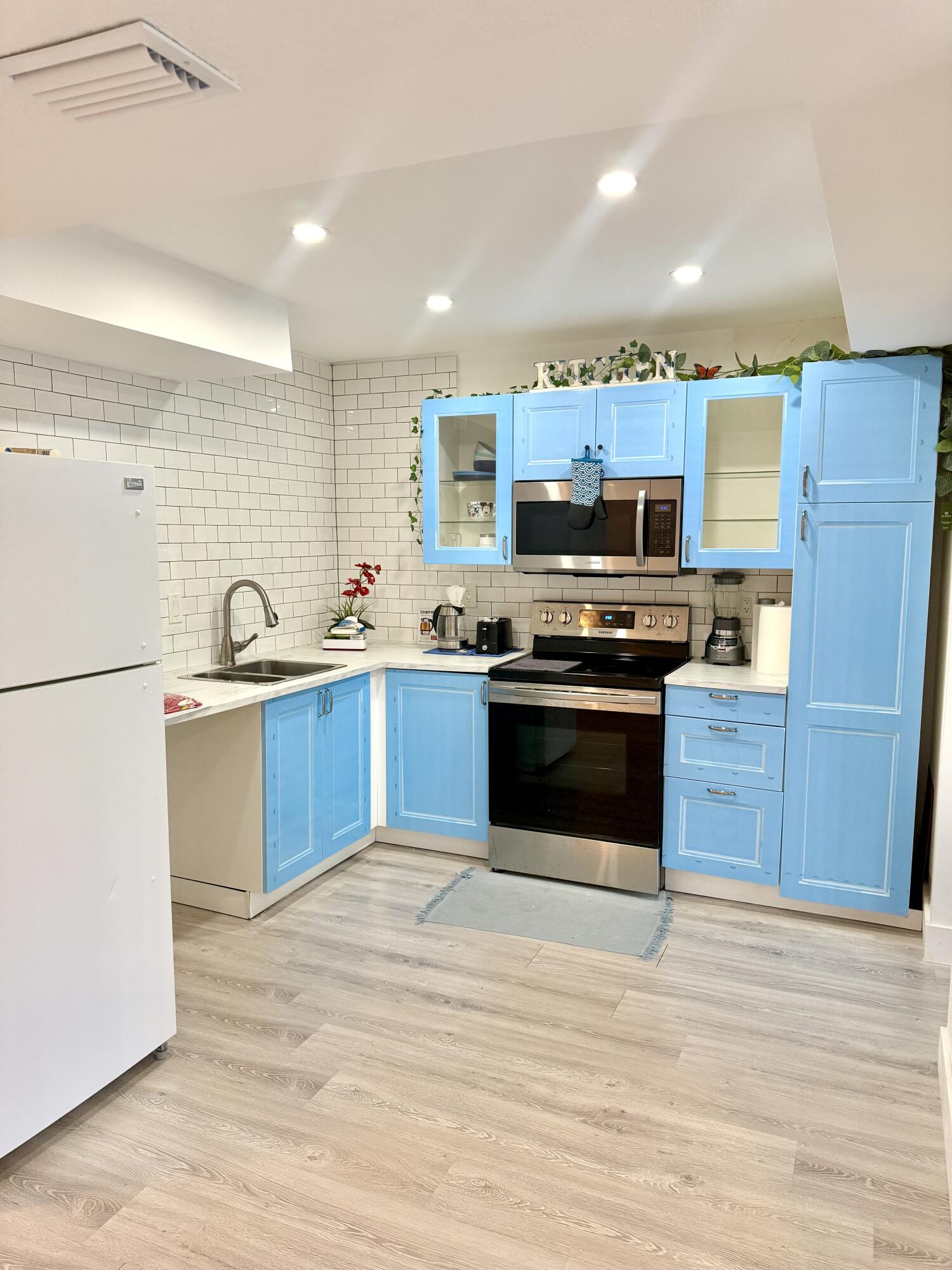 LAFAYETTE CONDO - Residential