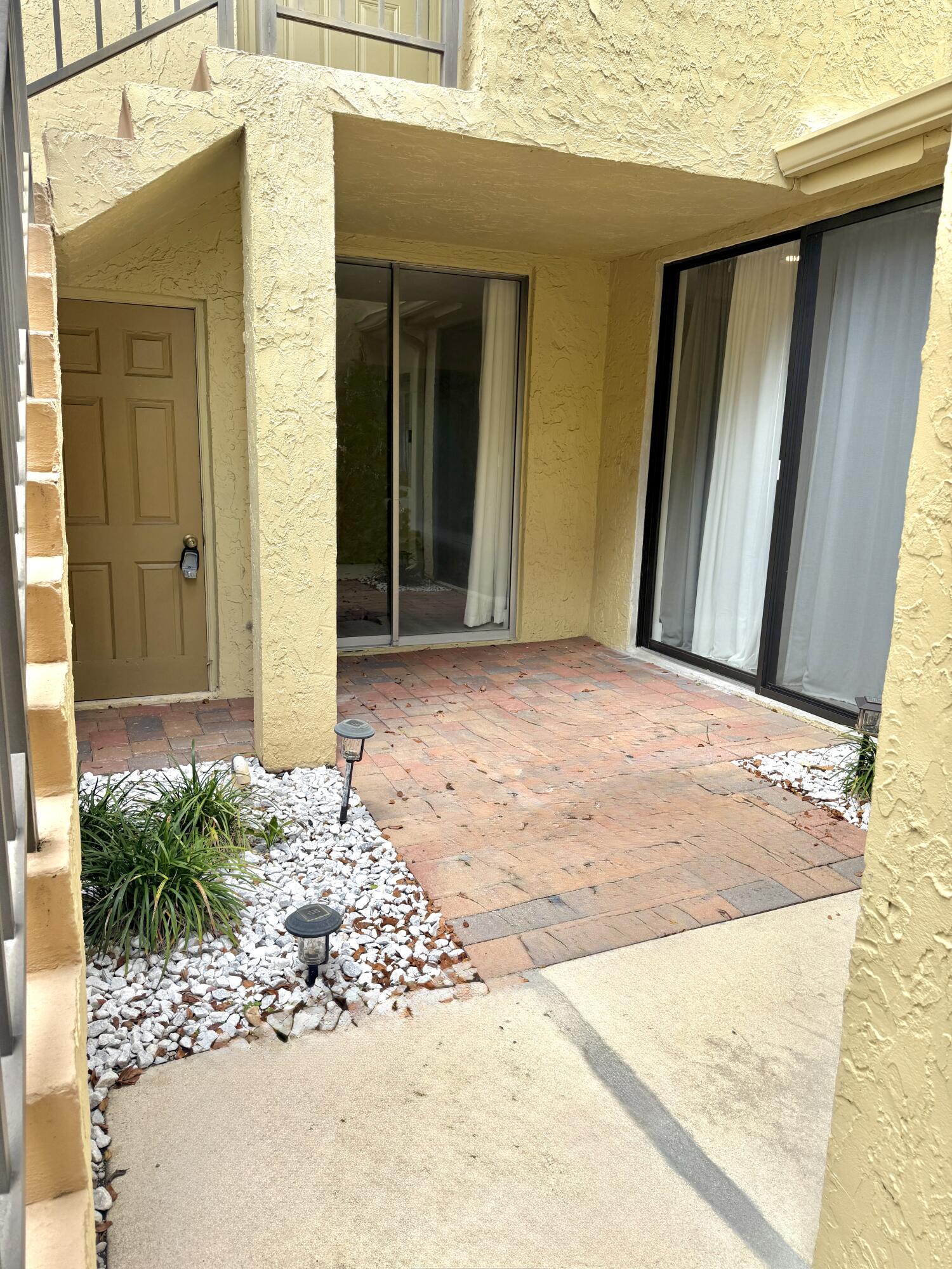 8401 W Sample Road 21