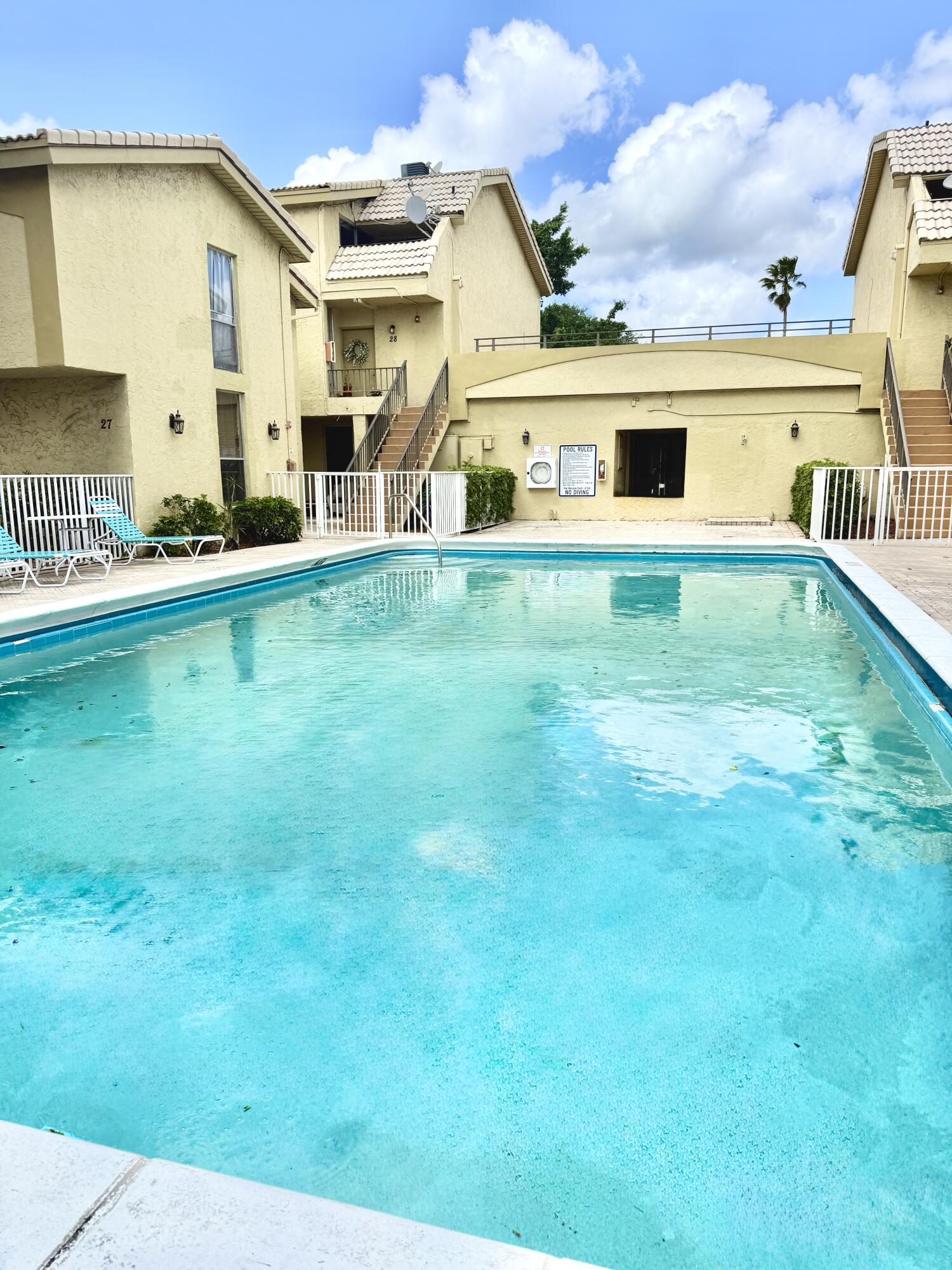 8401 W Sample Road 21