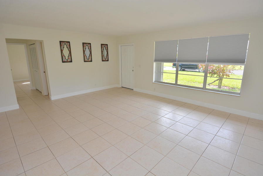 EASTRIDGE ESTATES - Residential Lease