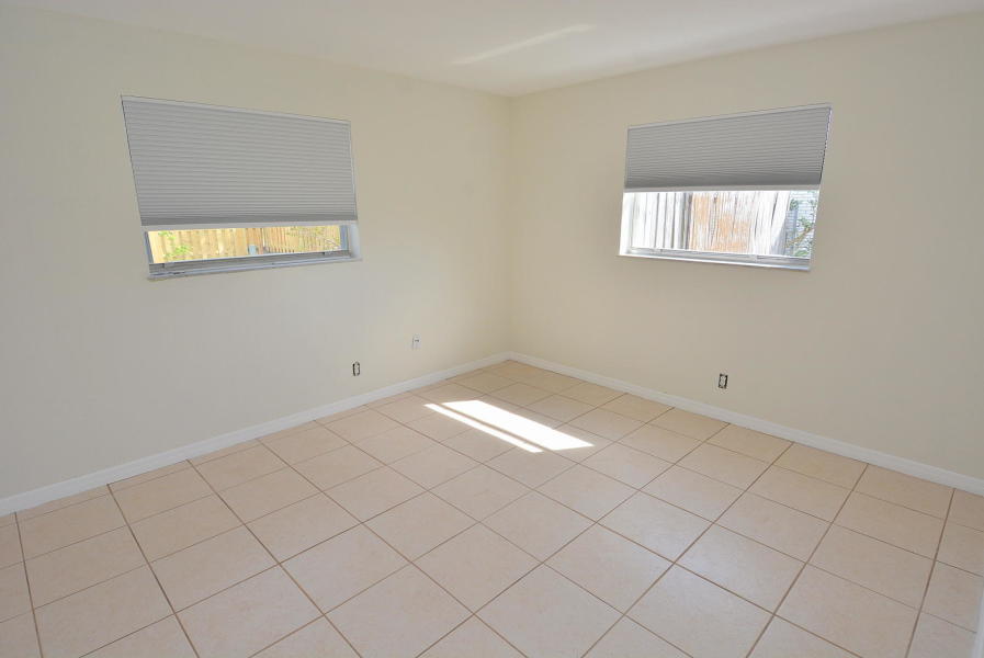 EASTRIDGE ESTATES - Residential Lease