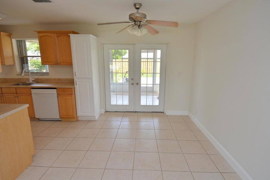 EASTRIDGE ESTATES - Residential Lease