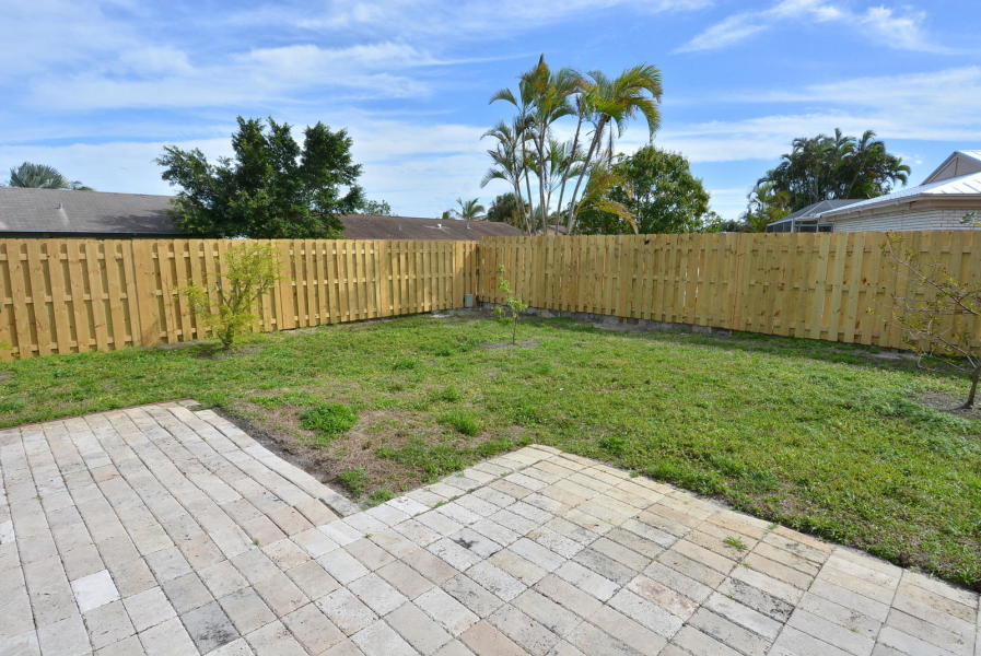 EASTRIDGE ESTATES - Residential Lease