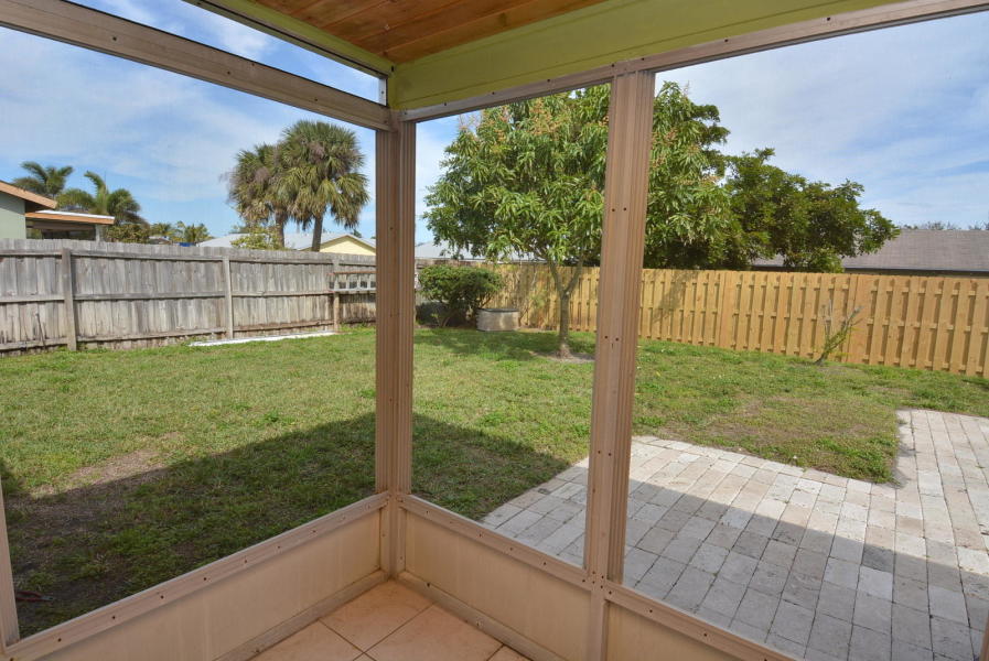 EASTRIDGE ESTATES - Residential Lease