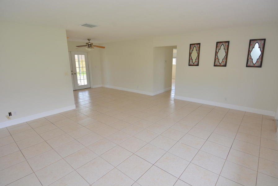 EASTRIDGE ESTATES - Residential Lease