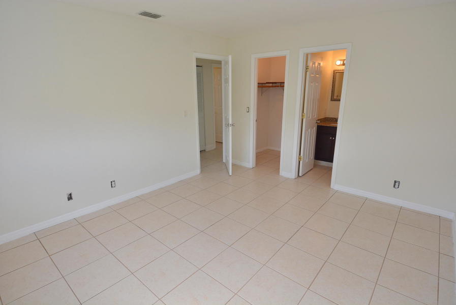 EASTRIDGE ESTATES - Residential Lease