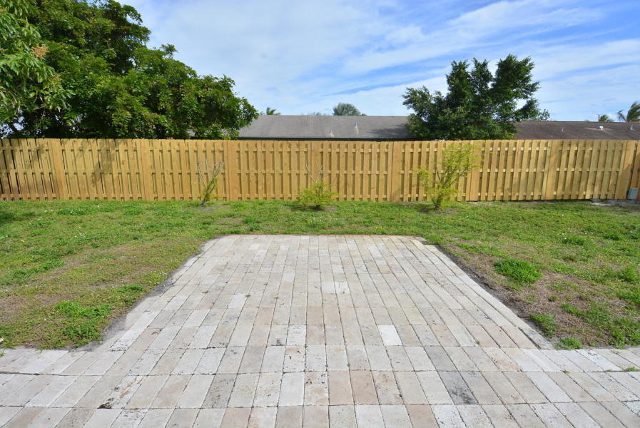 EASTRIDGE ESTATES - Residential Lease