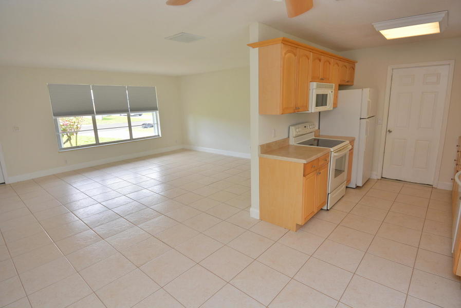 EASTRIDGE ESTATES - Residential Lease