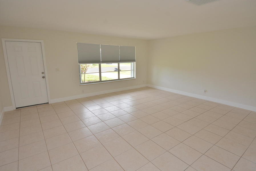 EASTRIDGE ESTATES - Residential Lease