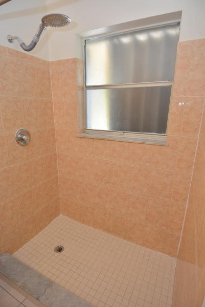 EASTRIDGE ESTATES - Residential Lease