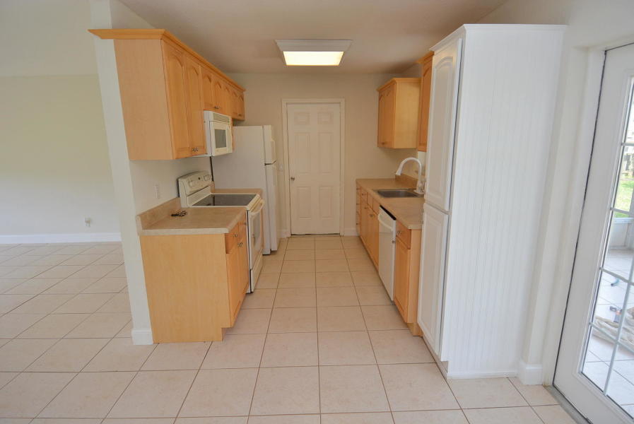 EASTRIDGE ESTATES - Residential Lease