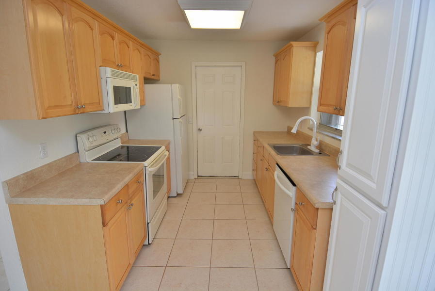 EASTRIDGE ESTATES - Residential Lease