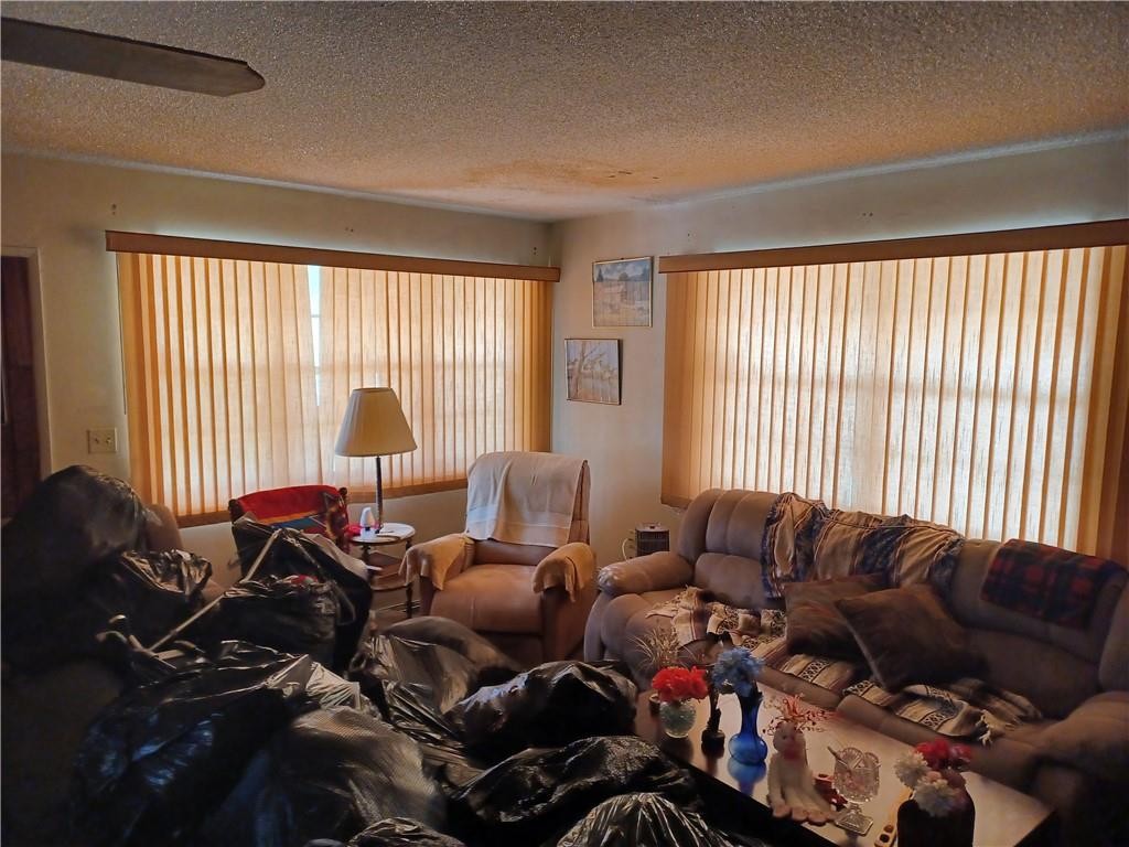 Floral Heights 1st Add 37 - Residential