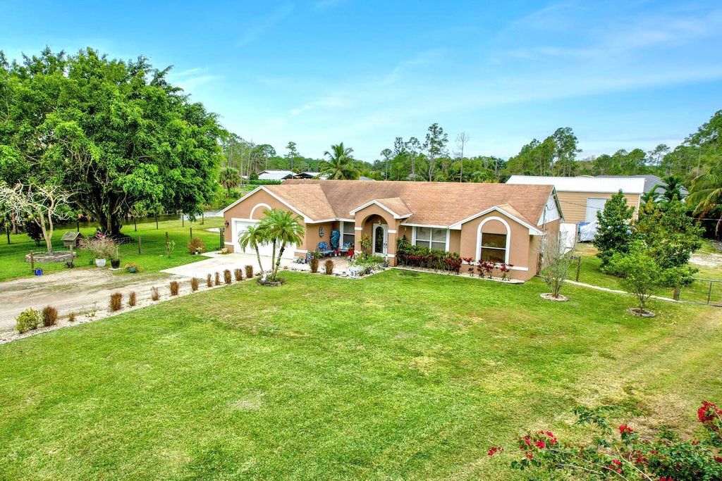 Photo of 17026 82nd Road N, Loxahatchee, FL 33470 (MLS # R10962267)