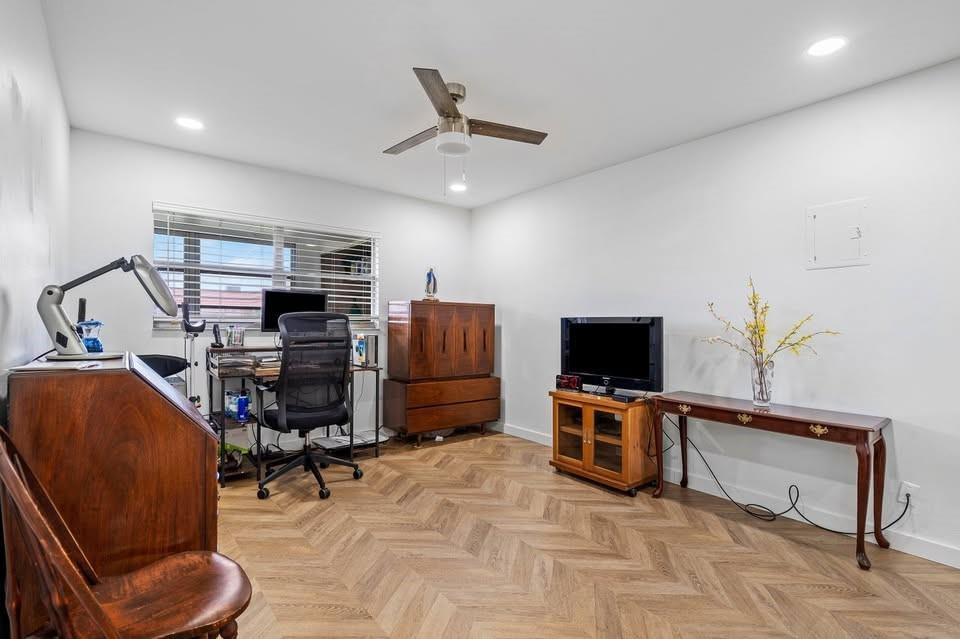 KINGS POINT SEVILLE CONDOS - Residential