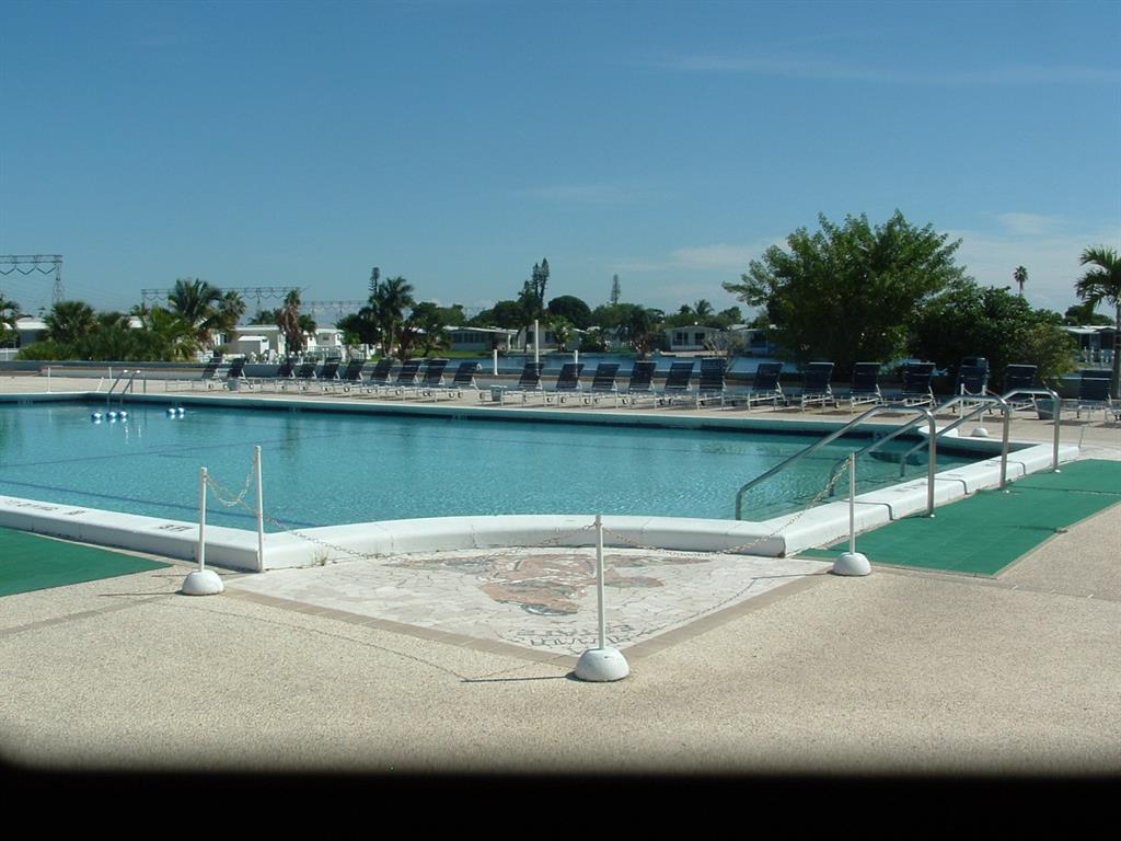 Ravenswood Estates & Mari - Residential