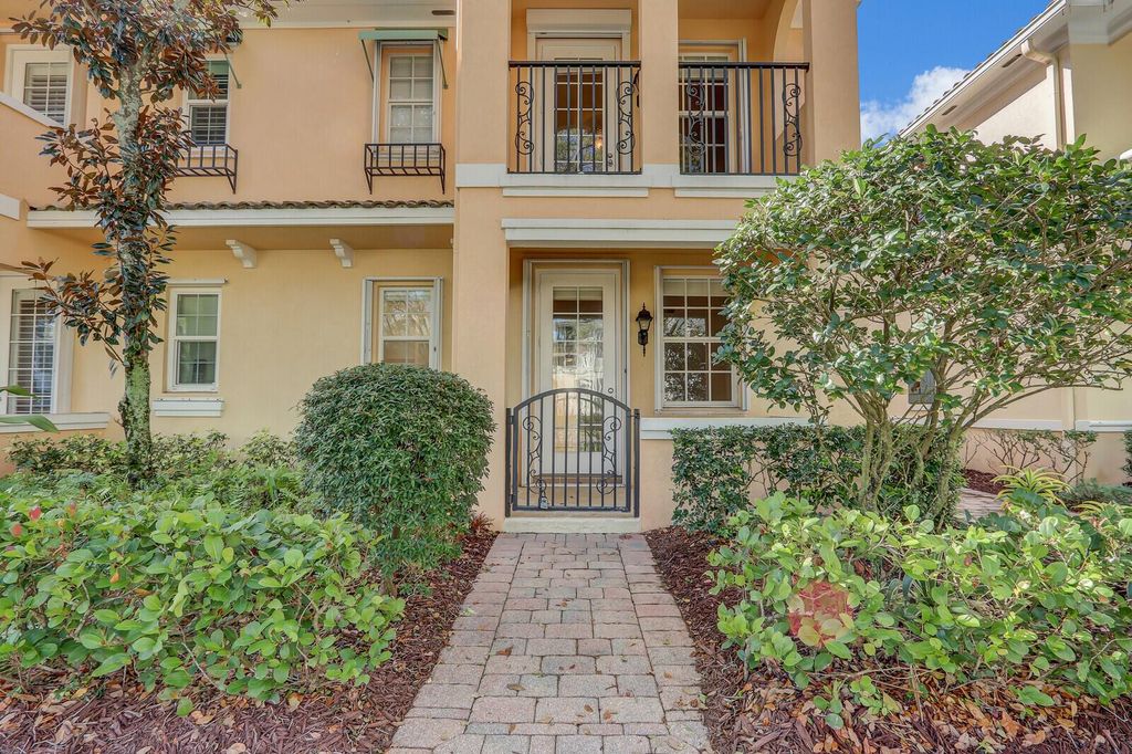 Photo of 174 Soriano Drive, Jupiter, FL 33458 (MLS # R11067720)