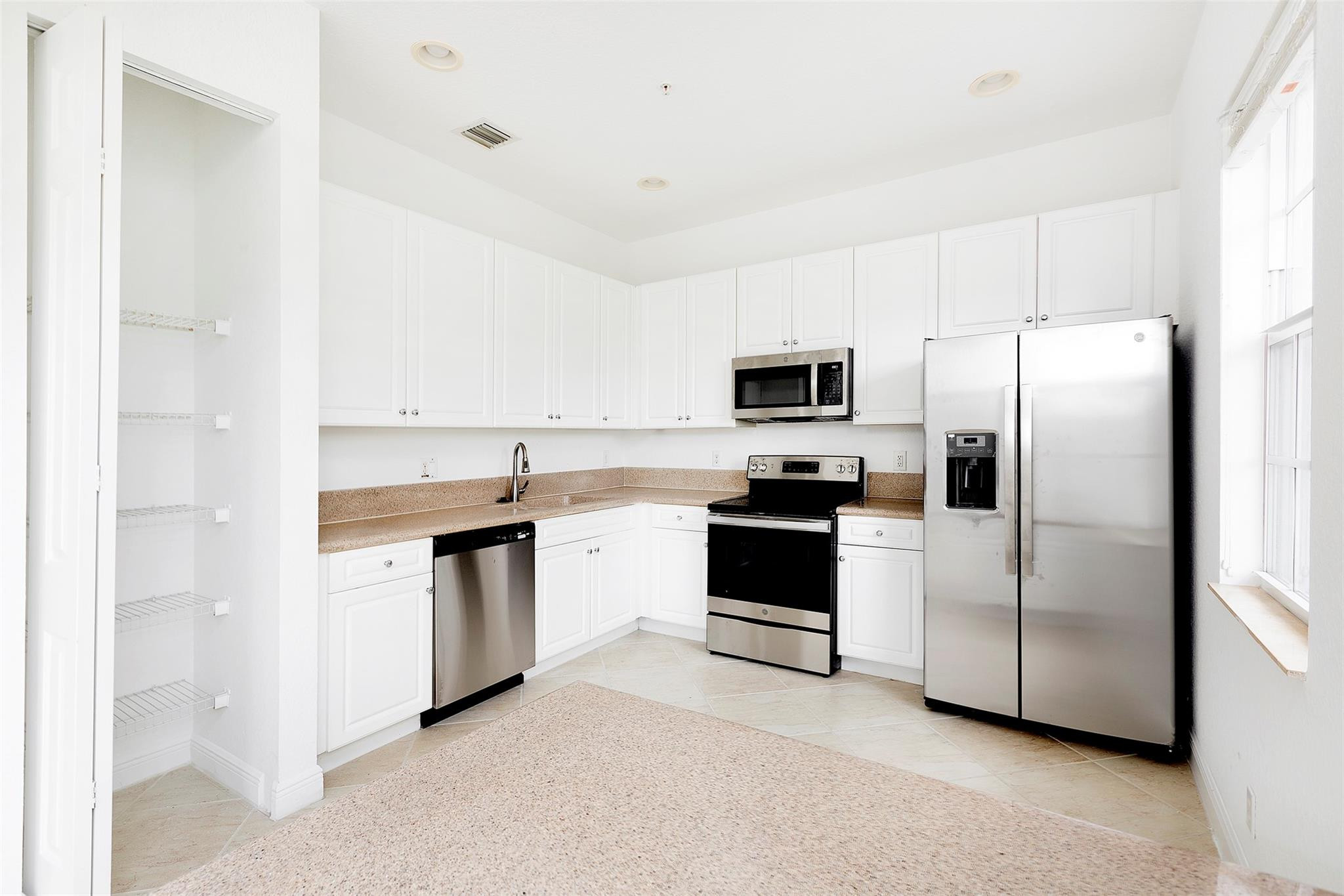 LAKESIDE VILLAGE OF DAVIE - Residential