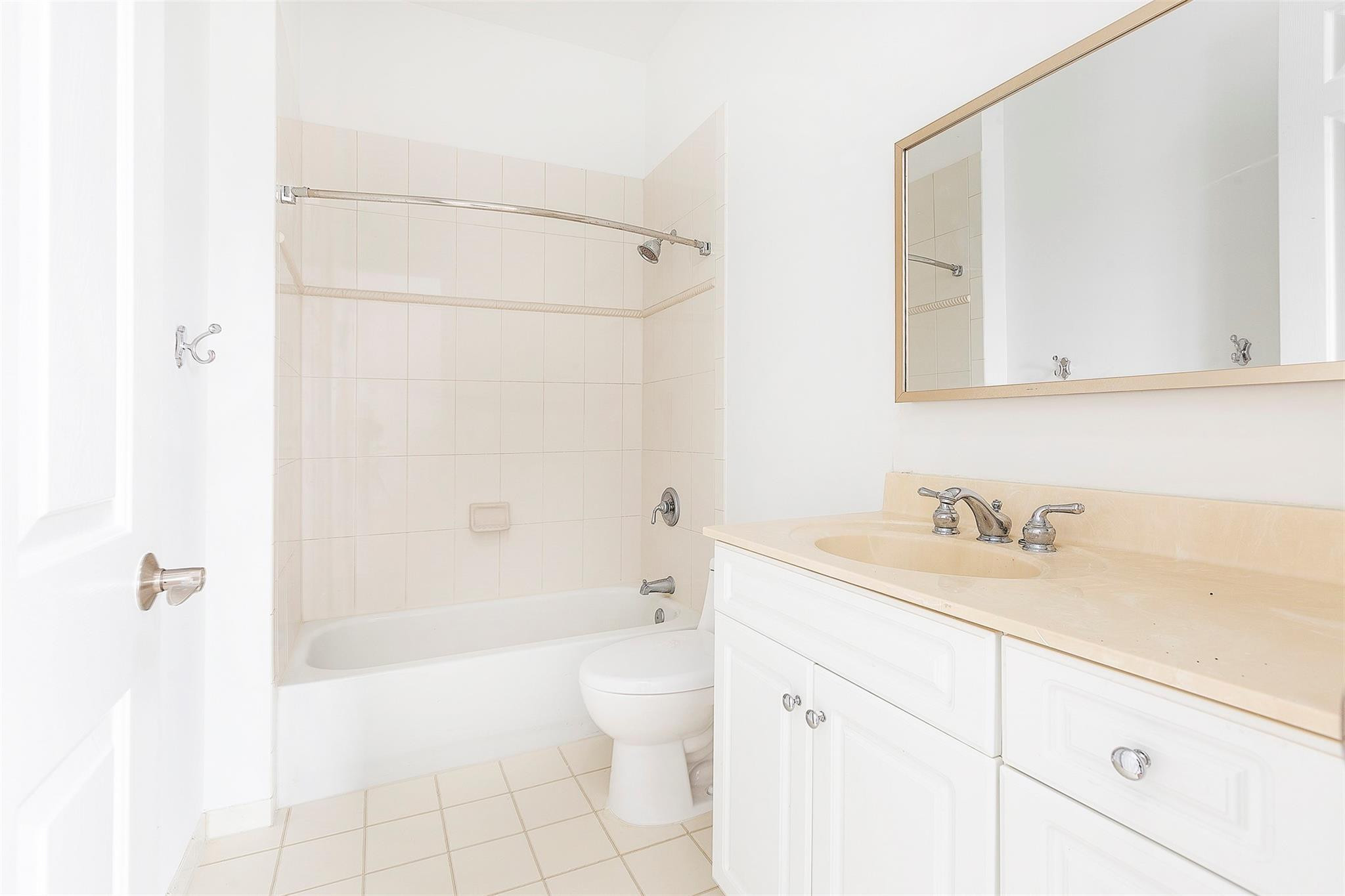 LAKESIDE VILLAGE OF DAVIE - Residential