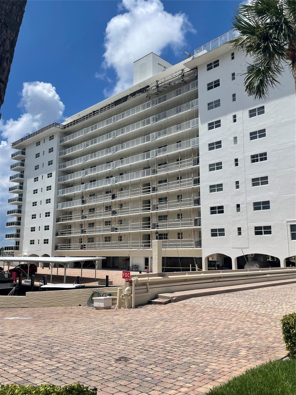 Hillsboro Island House Co - Residential Lease