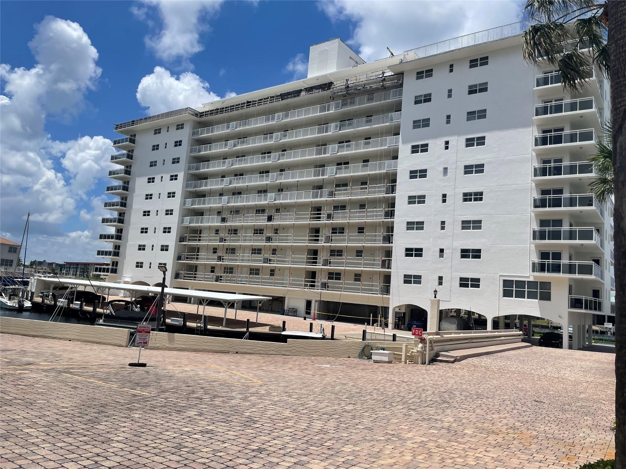 Hillsboro Island House Co - Residential Lease