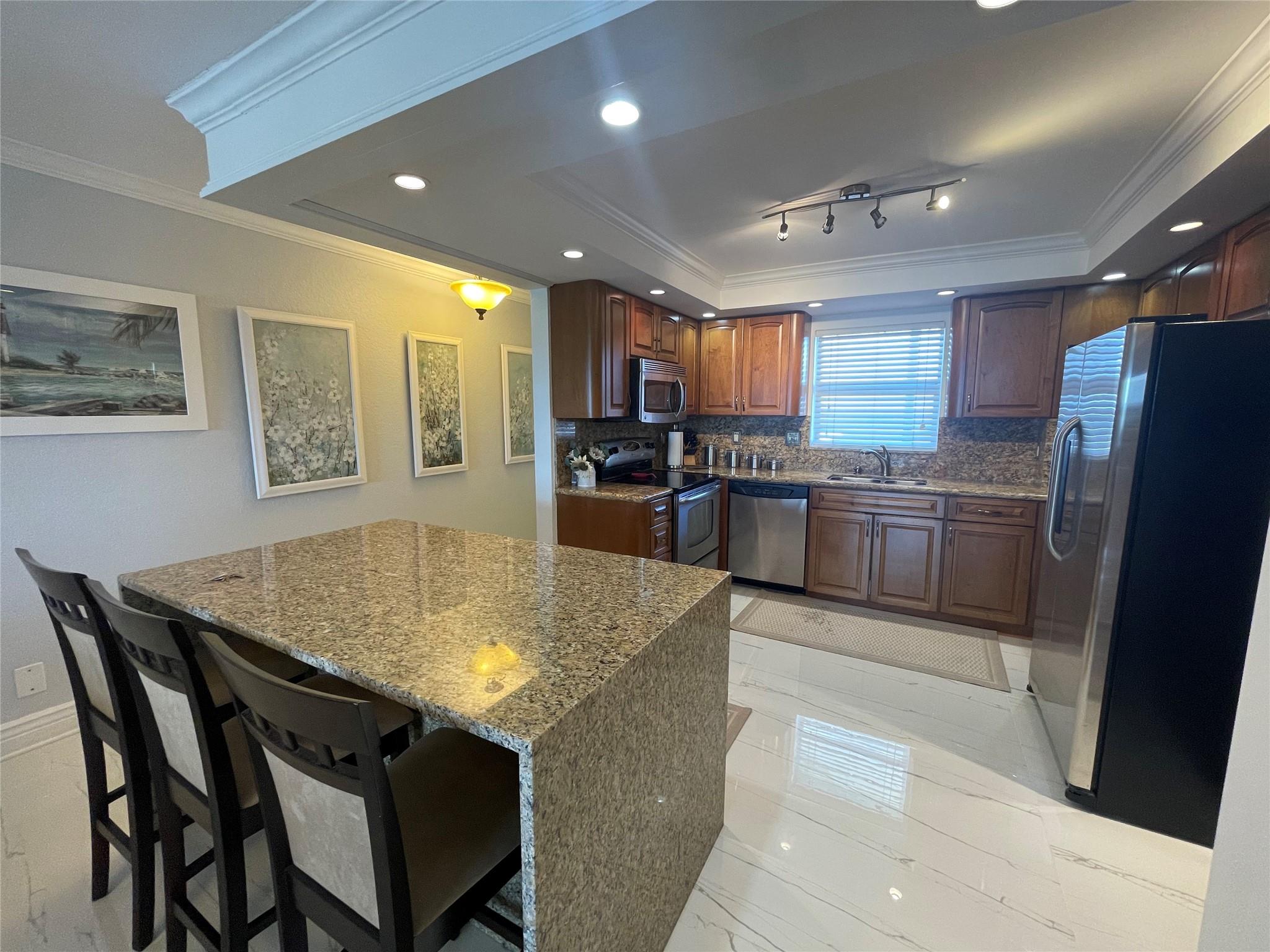 Hillsboro Island House Co - Residential Lease