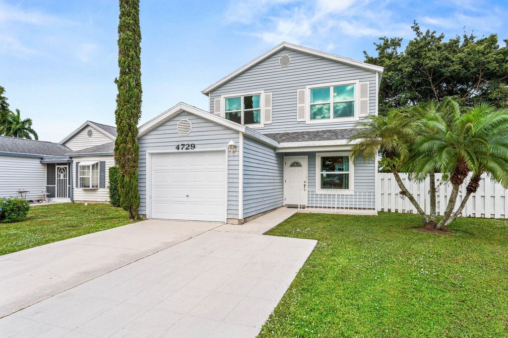 Photo of 4729 Lakeside Circle, West Palm Beach, FL 33417 (MLS # R11143931)