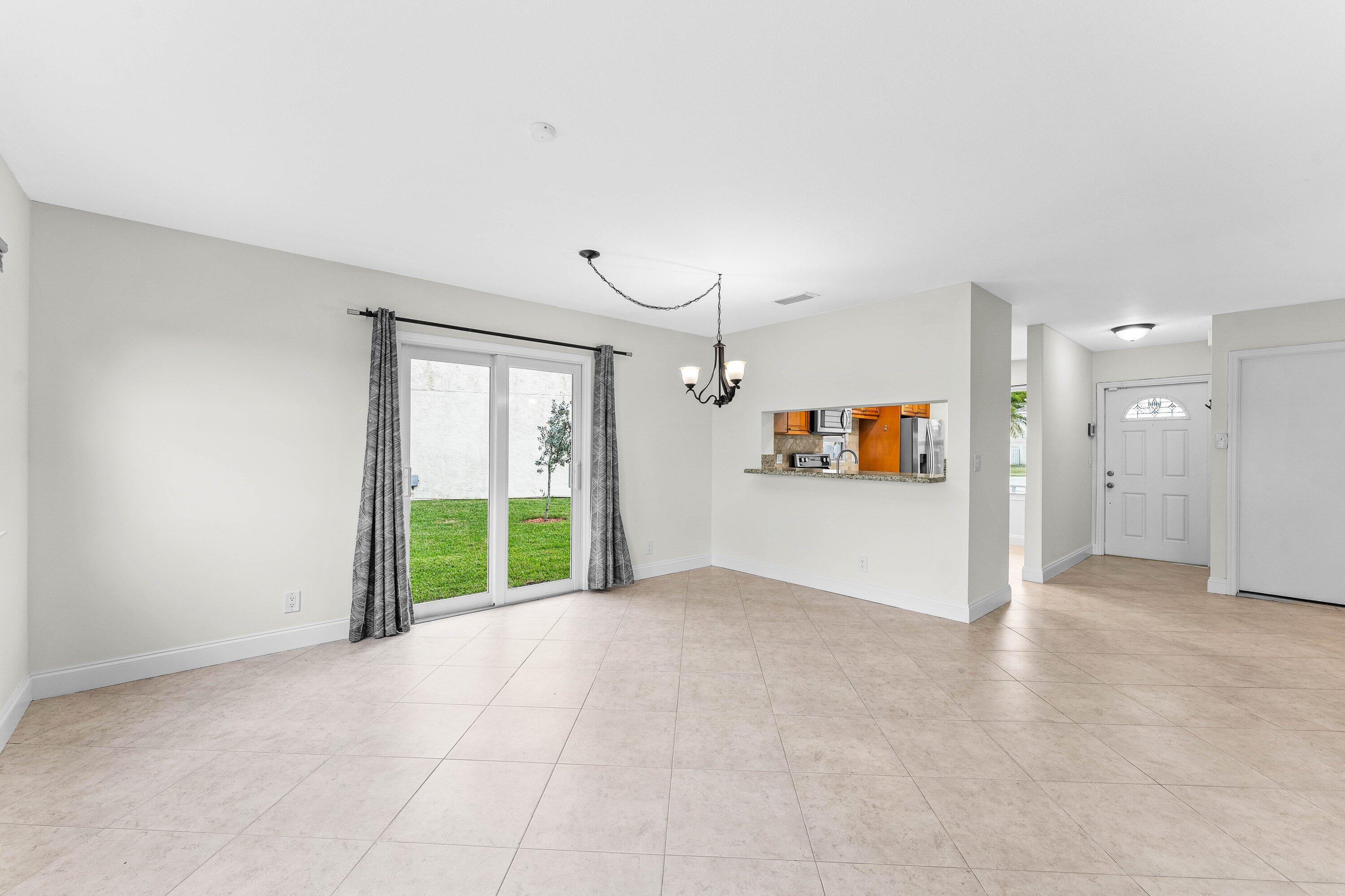 PALM CLUB WEST VILLAGE 2 - Residential